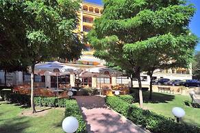 Paradise Green-Park Hotel