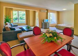 Paradise Green-Park Hotel
