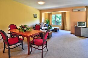 Paradise Green-Park Hotel