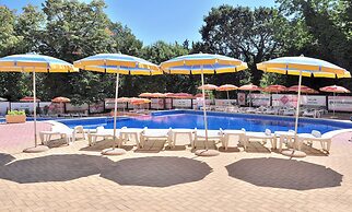Paradise Green-Park Hotel