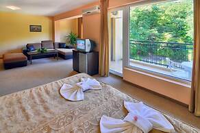 Paradise Green-Park Hotel