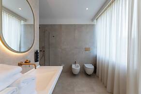 Hi Hotels Sirmione - Lakeview Pool