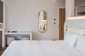 Hi Hotels Sirmione - Lakeview Pool
