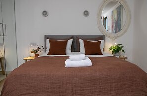 The Luxury Inn