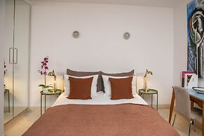 The Luxury Inn