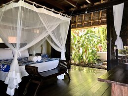 Bloo Lagoon Eco Village