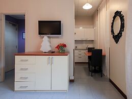 Residence House Aramis Down Town