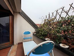 Residence House Aramis Down Town