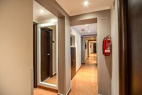 Everest Inn Rome