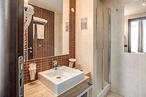 Everest Inn Rome