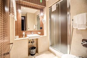 Everest Inn Rome