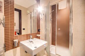 Everest Inn Rome