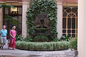 Everest Inn Rome