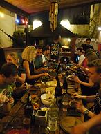 Sabatico Travelers Hostel & Guesthouse