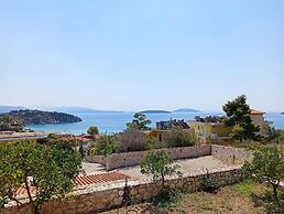 Phaistos Hotel