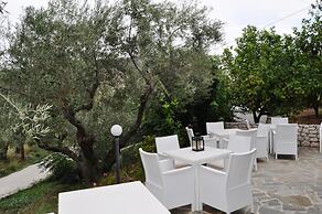 Phaistos Hotel