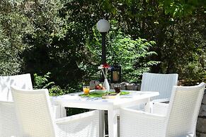 Phaistos Hotel