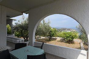Phaistos Hotel