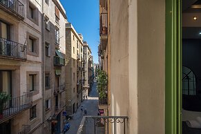 Ainb Born-damas Apartments