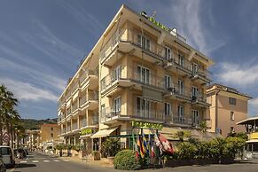 B&B Hotel Diano Marina Palace