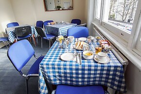 Avoca House Hotel