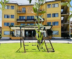Green Park Hotel