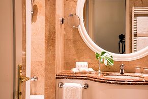 ABANO GRAND HOTEL – Lifestyle Spa & Fine Dining