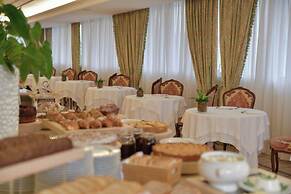ABANO GRAND HOTEL – Lifestyle Spa & Fine Dining