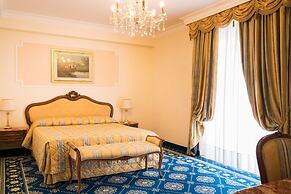 ABANO GRAND HOTEL – Lifestyle Spa & Fine Dining