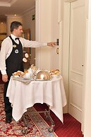 ABANO GRAND HOTEL – Lifestyle Spa & Fine Dining