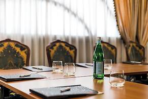 ABANO GRAND HOTEL – Lifestyle Spa & Fine Dining