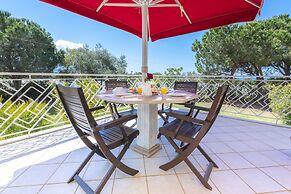 Irida Resort