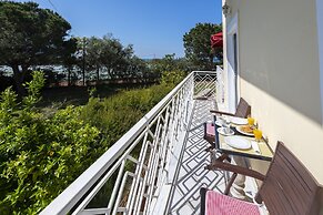 Irida Resort