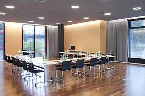 Holiday Inn Zurich - Messe by IHG
