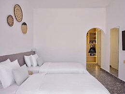 Kosmoplaz Beach Hotel