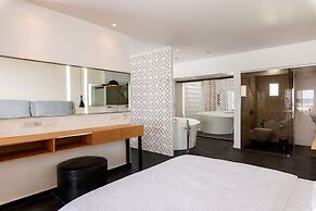 Kosmoplaz Beach Hotel