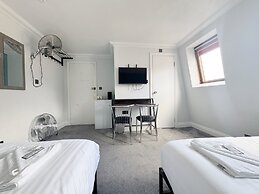 Plaza Hotel Hammersmith