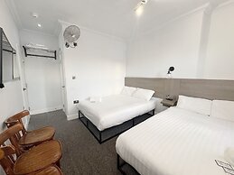 Plaza Hotel Hammersmith