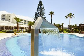 ROBINSON KYLLINI BEACH