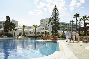 ROBINSON KYLLINI BEACH