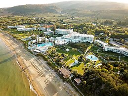 ROBINSON KYLLINI BEACH