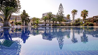 ROBINSON KYLLINI BEACH