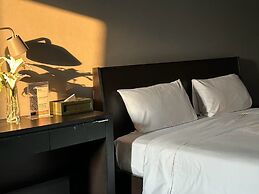 Centric Place Hotel
