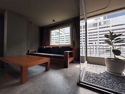 Centric Place Hotel