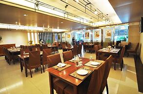 Centric Place Hotel