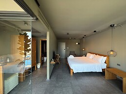Centric Place Hotel
