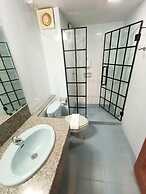 Centric Place Hotel