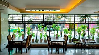 Centric Place Hotel