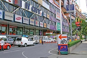 Centric Place Hotel