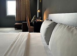 Centric Place Hotel